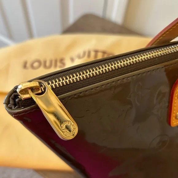 Louis Vuitton Vernis Patent Tote in Dark Brown with Natural Vachetta Handles - Picture 7 of 14